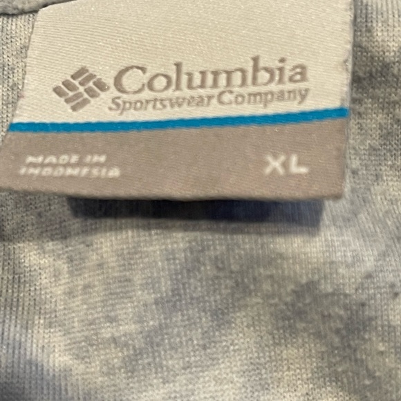 Women’s Columbia Fleet 1/4 zip top. EUC - Picture 3 of 3